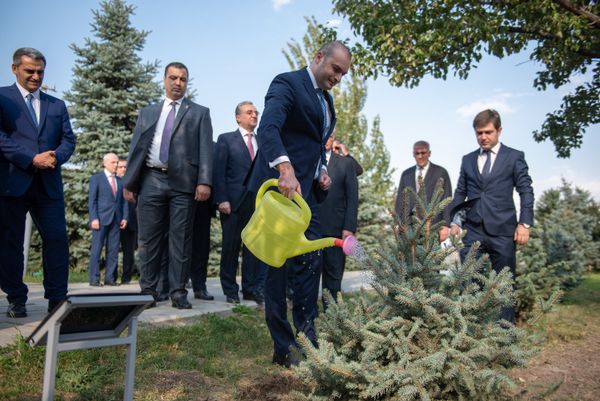 Ինչպե՞ս անցավ Վրաստանի վարչապետ Մամուկա Բախտաձեի օրը Երևանում Ինչպե՞ս անցավ Վրաստանի վարչապետ Մամուկա Բախտաձեի օրը Երևանում - Sputnik Արմենիա