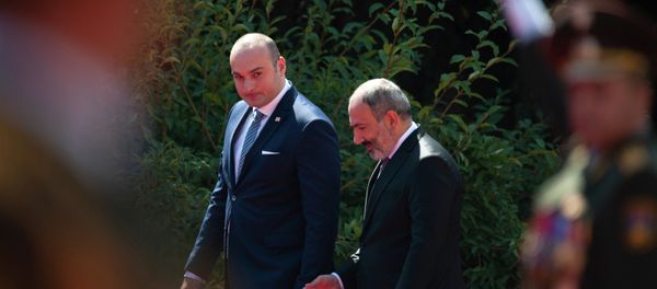 Встреча премьер-министра Армении Никола Пашиняна и премьер-министра Грузии Мамуки Бахтадзе (10 сентября 2018). Еревaн - Sputnik Արմենիա
