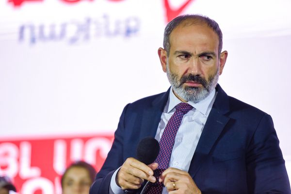 Ժամացույց, գուլպա, պիջակ... Փաշինյանը «Made in Аrmenia» պիտակով փողկապի է սպասում - Sputnik Արմենիա