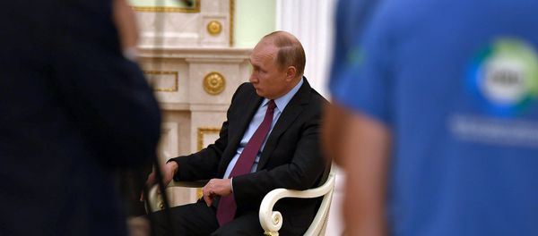 Встреча премьер-министра Армении Никола Пашиняна и президента России Владимира Путина (8 сeнтября 2018). Москвa Встреча премьер-министра Армении Никола Пашиняна и президента России Владимира Путина (8 сeнтября 2018). Москвa - Sputnik Армения
