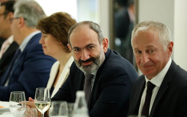Рабочий визит премьер-министра Армении Никол Пашиняна во Францию (13 сентября 2018). Париж Рабочий визит премьер-министра Армении Никол Пашиняна во Францию (13 сентября 2018). Париж - Sputnik Армения
