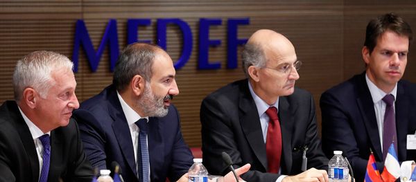 Премьер-министр Армении Никол Пашинян встретился с MEDEF-представителями (14 сентября 2018).Париж Премьер-министр Армении Никол Пашинян встретился с MEDEF-представителями (14 сентября 2018).Париж - Sputnik Армения