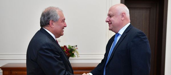 Встреча президента Армении Армена Саркисяна и президента ПА ОБСЕ Гиги Церетели в Армении (14 сентября 2018). Еревaн - Sputnik Արմենիա
