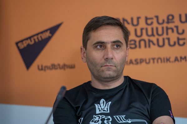Айк Марутян сократил число своих советников и помощников Айк Марутян сократил число своих советников и помощников - Sputnik Армения
