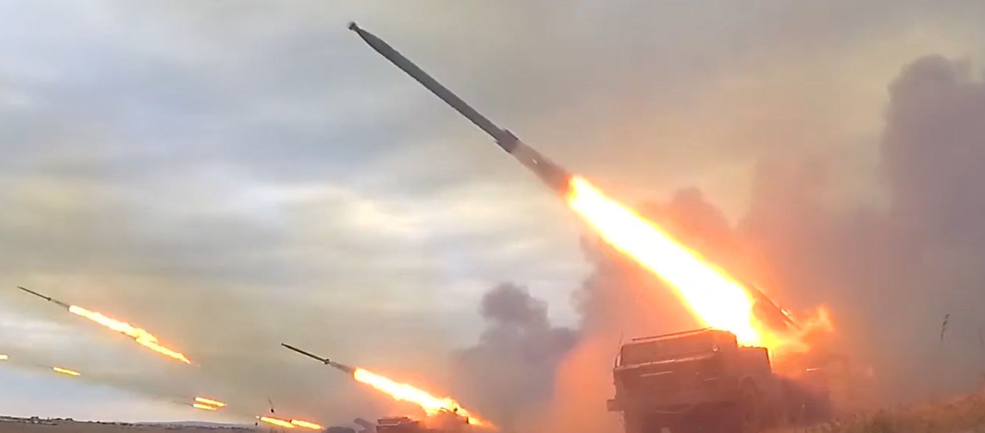 Восток-2018: залпы Ураганов, работа авиации и охота за подлодками - Sputnik Армения, 1920, 23.03.2021