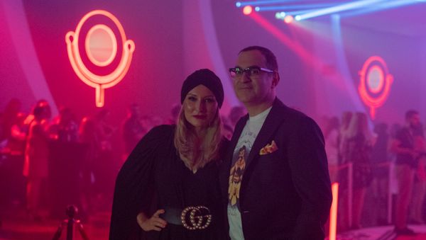 Гарик Мартиросян и Жанна Левина на красной дорожке Comedy Club (15 сентября 2018). Еревaн Гарик Мартиросян и Жанна Левина на красной дорожке Comedy Club (15 сентября 2018). Еревaн - Sputnik Արմենիա