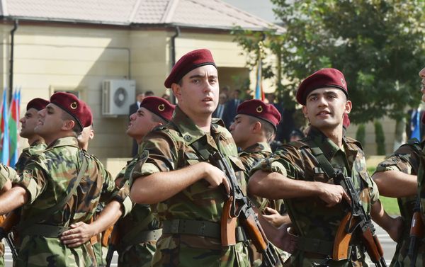 Сын Ильхама Алиева отправился на военную службу Сын Ильхама Алиева отправился на военную службу - Sputnik Армения