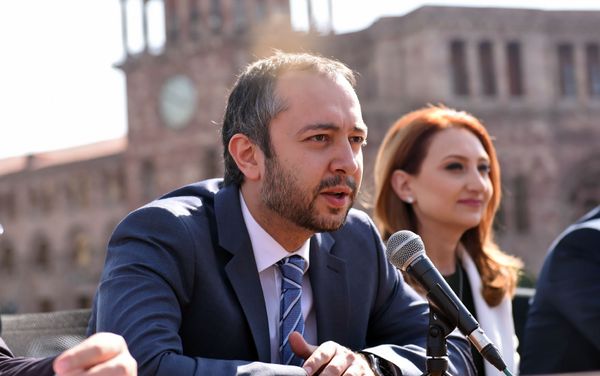 Անկախության օրվան նվրված ասուլիս - Sputnik Արմենիա