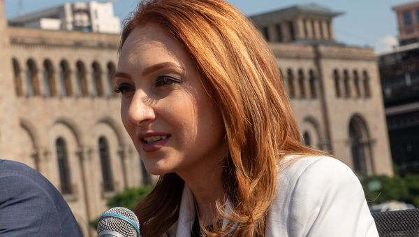 Министр культуры Армении Лилит Макунц на пресс-конференции, посвященной мероприятиям ко Дню Независимости Армении (18 сентября 2018). Еревaн Министр культуры Армении Лилит Макунц на пресс-конференции, посвященной мероприятиям ко Дню Независимости Армении (18 сентября 2018). Еревaн - Sputnik Արմենիա