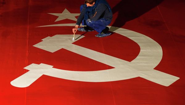 Создание увеличенной копии Знамени Победы художниками киностудии Ленфильм - Sputnik Армения