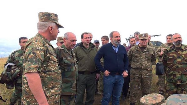 Премьер-министр Армении Никол Пашинян и президент Карабаха Бако Саакян посетили северный участок границы (18 сентября 2018). Карабах - Sputnik Արմենիա
