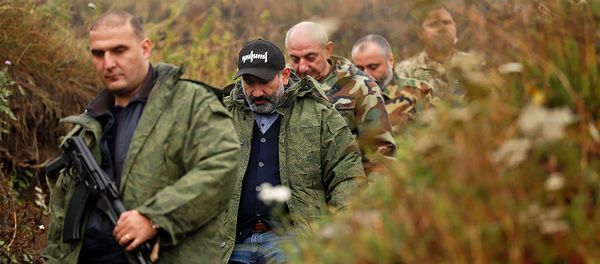 Рабочий визит премьер-министра Армении Никола Пашиняна в Карабах (18 сентября 2018). - Sputnik Արմենիա