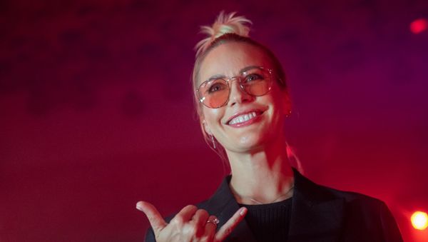 Елена Летучая на красной дорожке фестиваля Comedy Club (16 сентября 2018). Еревaн - Sputnik Армения