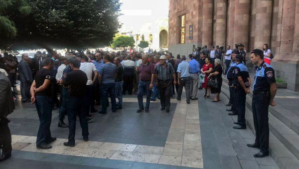 Акция протеста перед Домом правительства (20 сентября 2018). Еревaн Акция протеста перед Домом правительства (20 сентября 2018). Еревaн - Sputnik Армения