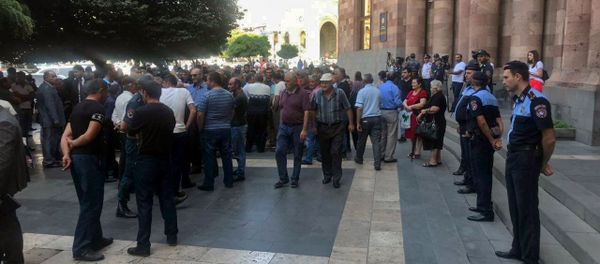 Акция протеста перед Домом правительства (20 сентября 2018). Еревaн - Sputnik Армения