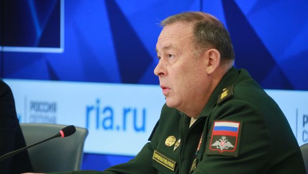 Брифинг начальника Объединенного штаба ОДКБ Анатолия Сидорова, посвященный учениям Боевое братство-2018 (20 сентября 2018) - Sputnik Армения