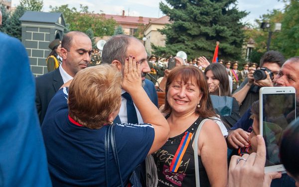 Двери Баграмян 26 открылись для граждан (21 сентября 2018). Еревaн Двери Баграмян 26 открылись для граждан (21 сентября 2018). Еревaн - Sputnik Армения