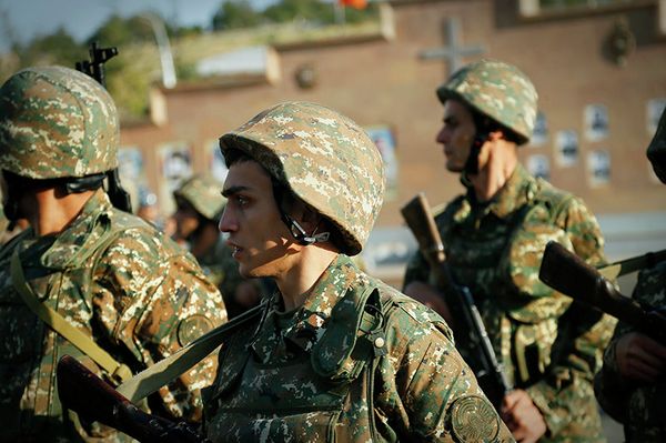  Смена сил полиции для выхода на боевые позиции - Sputnik Արմենիա