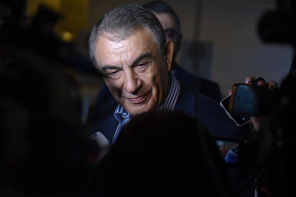 Спикер Парламента Ара Баблоян на выборах совета старейшин Еревана (23 сентября 2018). Еревaн - Sputnik Армения