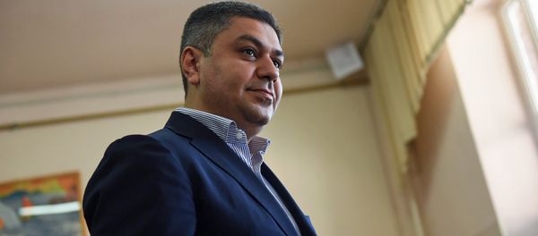 Глава СНБ Артур Ванецян на выборах совета старейшин Еревана (23 сентября 2018). Еревaн - Sputnik Армения