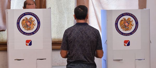 Выборы совета старейшин Еревана (23 сентября 2018). Еревaн Выборы совета старейшин Еревана (23 сентября 2018). Еревaн - Sputnik Армения