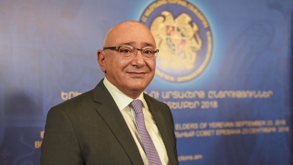 Председатель ЦИК Армении Тигран Мукучян в день выборов совета старейшин Еревана (23 сентября 2018). Еревaн - Sputnik Արմենիա