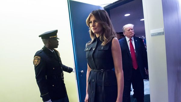 Президент и первая леди США Дональд и Мелания Трамп покидают зал Генеральной Ассамблеи ООН после того, как президент выступил на ежегодных общих прениях (25 сентября 2018). Нью-Йорк - Sputnik Армения