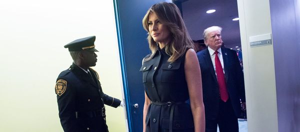 Президент и первая леди США Дональд и Мелания Трамп покидают зал Генеральной Ассамблеи ООН после того, как президент выступил на ежегодных общих прениях (25 сентября 2018). Нью-Йорк - Sputnik Արմենիա