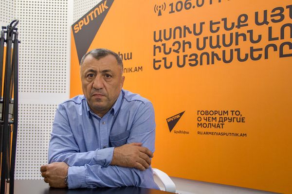 Армянские борцы ведут себя с турками и азербайджанцами иначе: тренер о нерукопожатности - Sputnik Армения