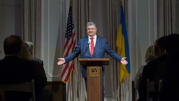 Президент Украины Петр Порошенко на встрече с лидерами украинской общины в США (26 сентября 2018). Нью-Йорк Президент Украины Петр Порошенко на встрече с лидерами украинской общины в США (26 сентября 2018). Нью-Йорк - Sputnik Армения