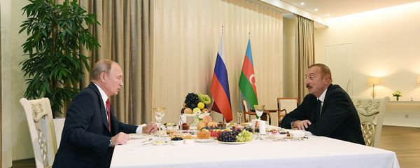Встреча президентов России и Азербайджана Владимира Путина и Ильхама Алиева (27 сентября 2018). Бакy - Sputnik Արմենիա