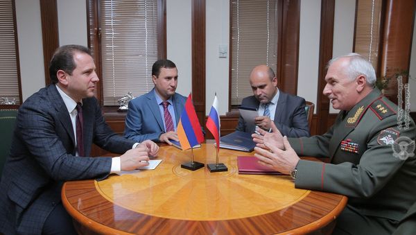 ՀՀ պաշտպանության նախարարն ընդունել է ռազմական կրթության հարցերով համակարգող կոմիտեի նիստի մասնակիցներին - Sputnik Արմենիա