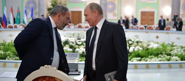Премьер-министр Армении Никол Пашинян и президент России Владимир Путин после заседания Совета глав государств-участников СНГ (28 сентября 2018). Душанбе Премьер-министр Армении Никол Пашинян и президент России Владимир Путин после заседания Совета глав государств-участников СНГ (28 сентября 2018). Душанбе - Sputnik Армения