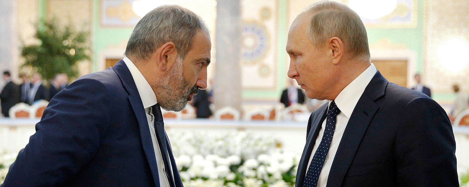 Премьер-министр Армении Никол Пашинян и президент России Владимир Путин после заседания Совета глав государств-участников СНГ (28 сентября 2018). Душанбе Премьер-министр Армении Никол Пашинян и президент России Владимир Путин после заседания Совета глав государств-участников СНГ (28 сентября 2018). Душанбе - Sputnik Армения, 1920, 27.05.2021
