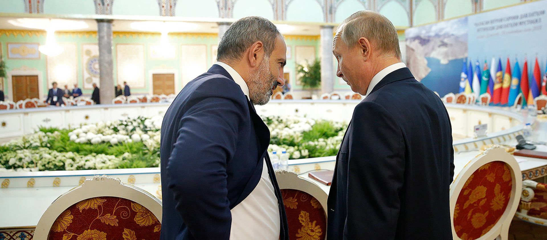 Премьер-министр Армении Никол Пашинян и президент России Владимир Путин после заседания Совета глав государств-участников СНГ (28 сентября 2018). Душанбе - Sputnik Արմենիա, 1920, 27.05.2021