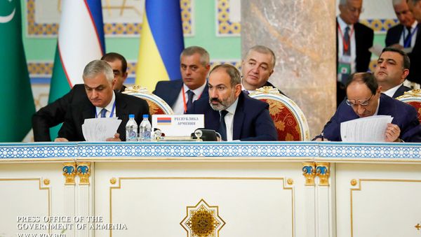 Делегация Армении во главе с премьер-министром Николом Пашиняном на заседании Совета глав государств-участников СНГ (28 сентября 2018). Душанбе - Sputnik Армения