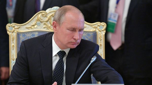 Президент РФ Владимир Путин на заседании Совета глав государств-участников СНГ (28 сентября 2018). Душанбе - Sputnik Армения