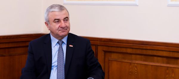 Спикер Паркамента Карабаха Ашот Гулян Спикер Паркамента Карабаха Ашот Гулян - Sputnik Армения