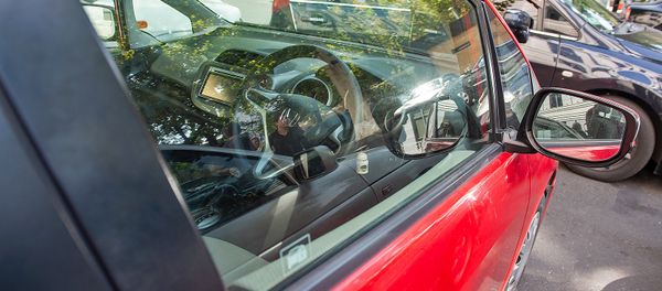 Праворульный автомобиль Праворульный автомобиль - Sputnik Армения