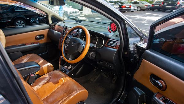Праворульный автомобиль - Sputnik Արմենիա