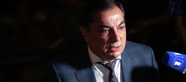 Руководитель фракции РПА Ваграм Багдасарян после встречи с премьер-министром (1 октября 2018). Еревaн Руководитель фракции РПА Ваграм Багдасарян после встречи с премьер-министром (1 октября 2018). Еревaн - Sputnik Армения
