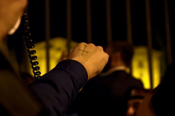 Граждане на проспекте Баграмяна, перед зданием Парламента Армении (2 октября 2018). Еревaн - Sputnik Армения