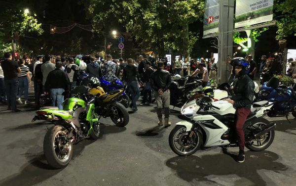 Начальник полиции Валерий Осипян встретился с байкерами (3 октября 2018). Еревaн - Sputnik Армения