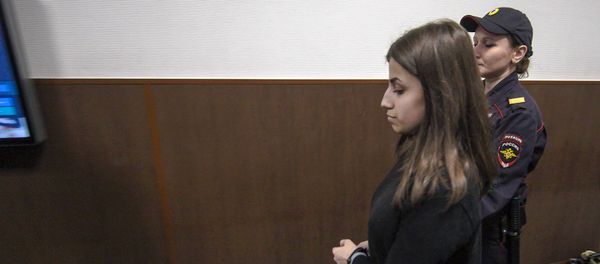 18-летняя Ангелина Хачатурян в Басманном суде (27 сентября 2018). Москвa - Sputnik Արմենիա