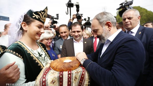 Премьер-министр Никол Пашинян принял участие в мероприятиях, посвященных 10-летию Возрождения Агарака - Sputnik Արմենիա