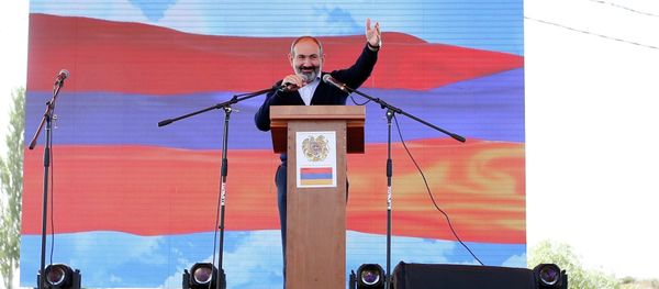 Премьер-министр Никол Пашинян принял участие в мероприятиях, посвященных 10-летию Возрождения Агарака Премьер-министр Никол Пашинян принял участие в мероприятиях, посвященных 10-летию Возрождения Агарака - Sputnik Армения