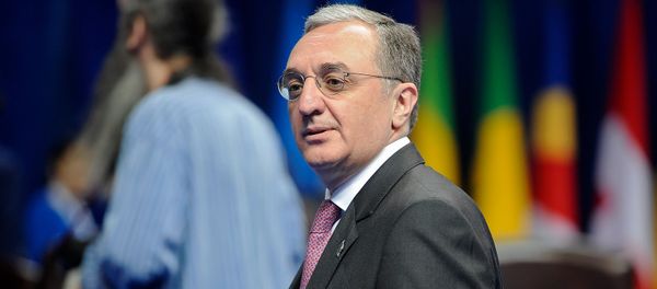 Министр иностранных дел Армении Зограб Мнацаканян перед началом заседания Франкофонии (8 октября 2018). Еревaн Министр иностранных дел Армении Зограб Мнацаканян перед началом заседания Франкофонии (8 октября 2018). Еревaн - Sputnik Армения