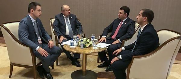 Встреча вице-спикера Парламента Армении Эдуарда Шармазанова с вице-председателем Совета Федерации России Ильей Умахановым (8 сентября 2018). Анталия - Sputnik Армения