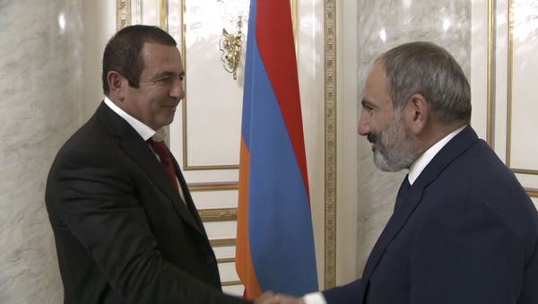 Նիկոլ Փաշինյանը և Գագիկ Ծառուկյանը ստորագրեցին հուշագիր. դեկտեմբերին արտահերթ աժ ընտրություններ անցկացնելու վերաբերյալ - Sputnik Արմենիա
