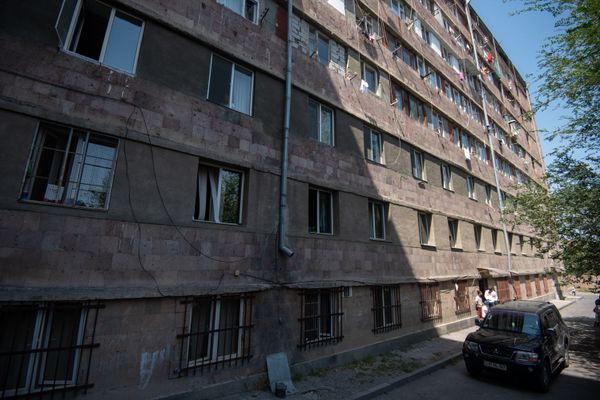 Готовить над унитазом — нет, не пробовали? Как живут в Ереване беженцы из Азербайджана Готовить над унитазом — нет, не пробовали? Как живут в Ереване беженцы из Азербайджана - Sputnik Армения